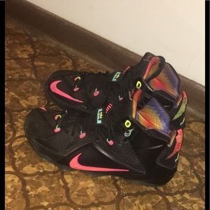 Basketball shoes/LeBron’s in good condition